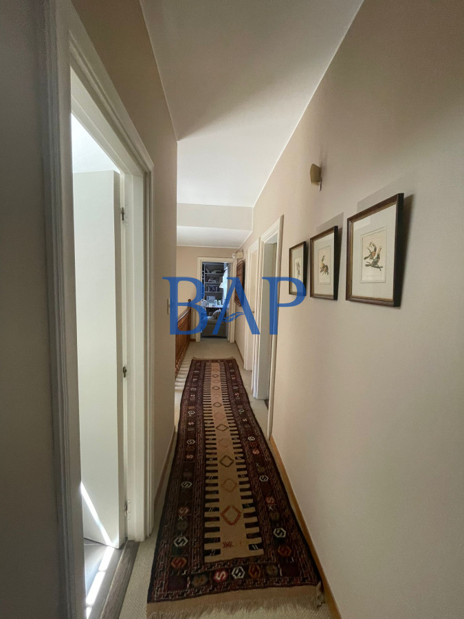 Casa ID.112 - Venta - 5 dorm. - Carrasco