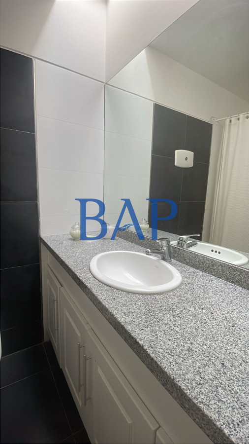 Casa ID.151 - Venta - 4 dorm. - San Nicolas