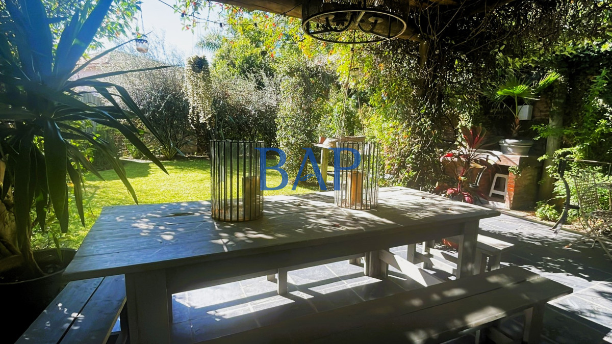 Casa ID.151 - Venta - 4 dorm. - San Nicolas