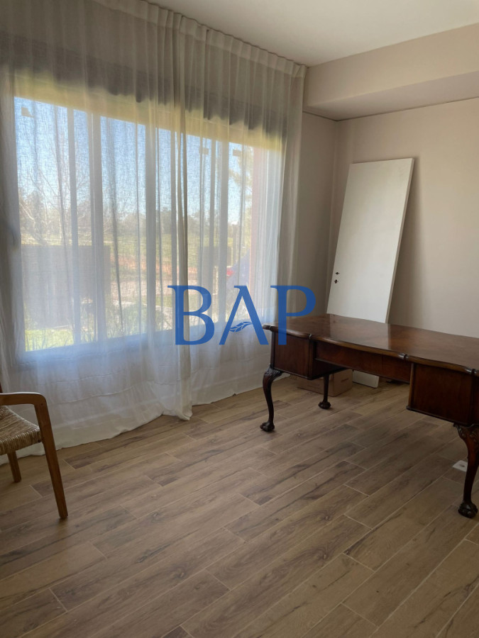 Casa ID.173 - Alquiler - 3 dormitorios - Los Olivos