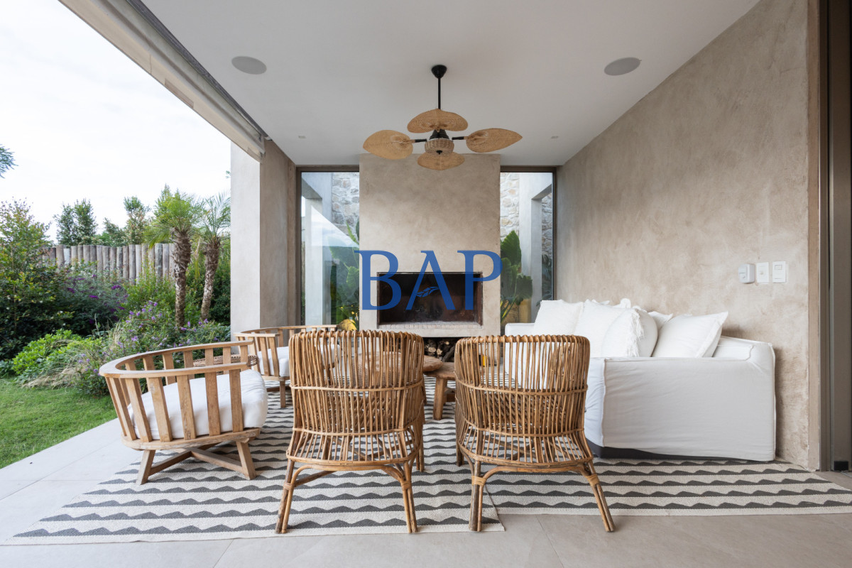 Casa ID.176 -  Venta - Alquiler - 4 dorm. - Los Olivos