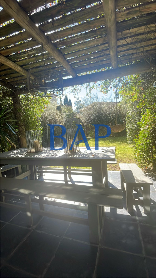 Casa ID.151 - Venta - 4 dorm. - San Nicolas