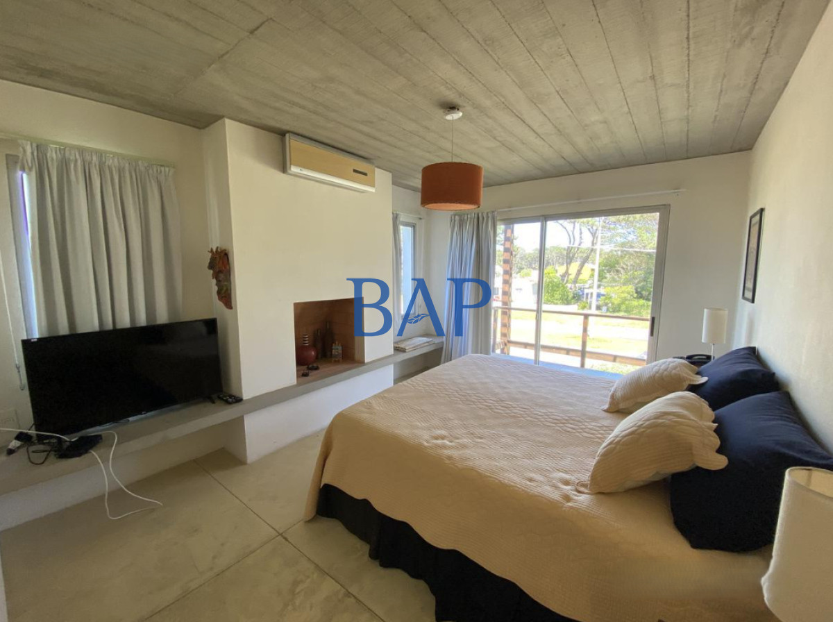 Casa ID.132 - Casa en Montoya 3 dorm + Dep. Serv.
