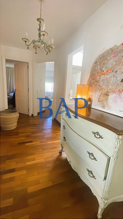 Casa ID.151 - Venta - 4 dorm. - San Nicolas