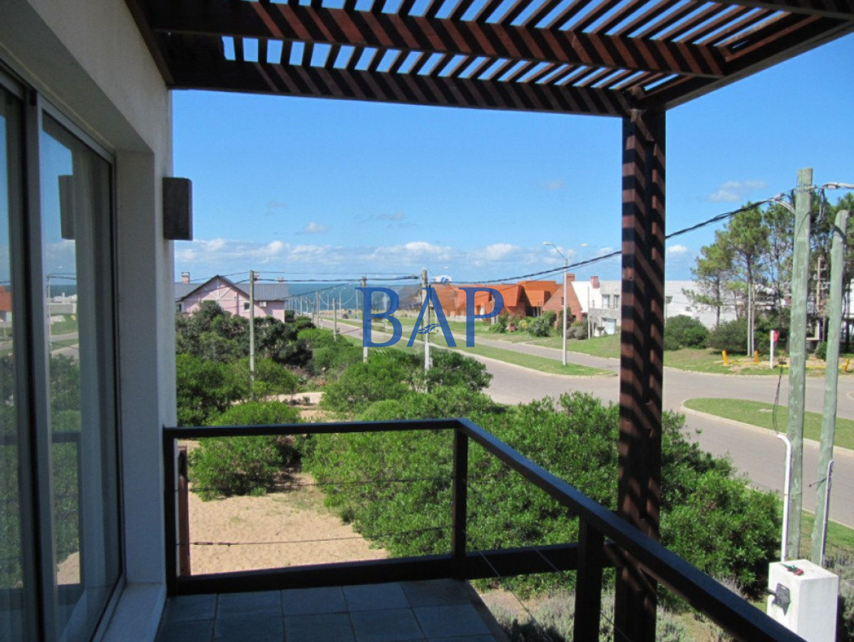 Casa ID.132 - Casa en Montoya 3 dorm + Dep. Serv.