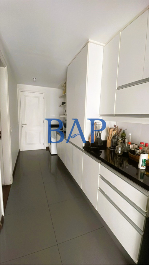 Casa ID.151 - Venta - 4 dorm. - San Nicolas