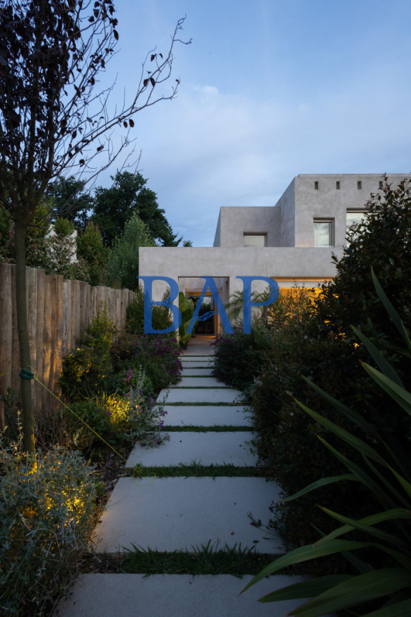 Casa ID.176 -  Venta - Alquiler - 4 dorm. - Los Olivos