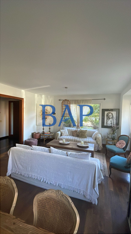 Casa ID.151 - Venta - 4 dorm. - San Nicolas