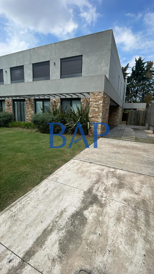 Casa ID.147 - Alquiler - 3 dor. - San Nicolas