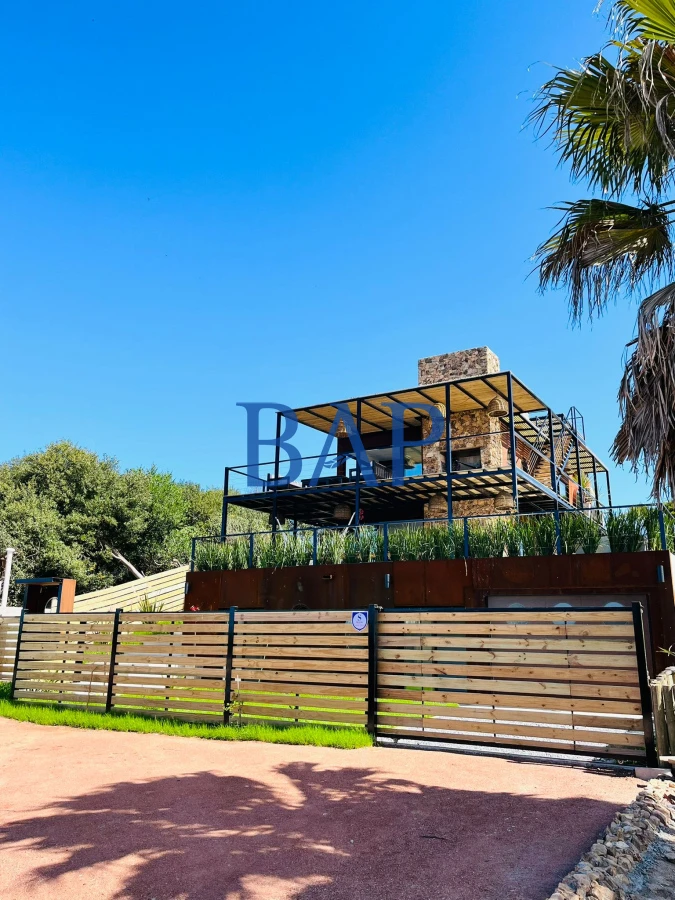 Casa ID.37 - Casa en Altos de Punta Piedras - 4 dorm.