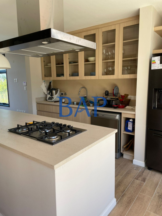 Casa ID.173 - Alquiler - 3 dormitorios - Los Olivos