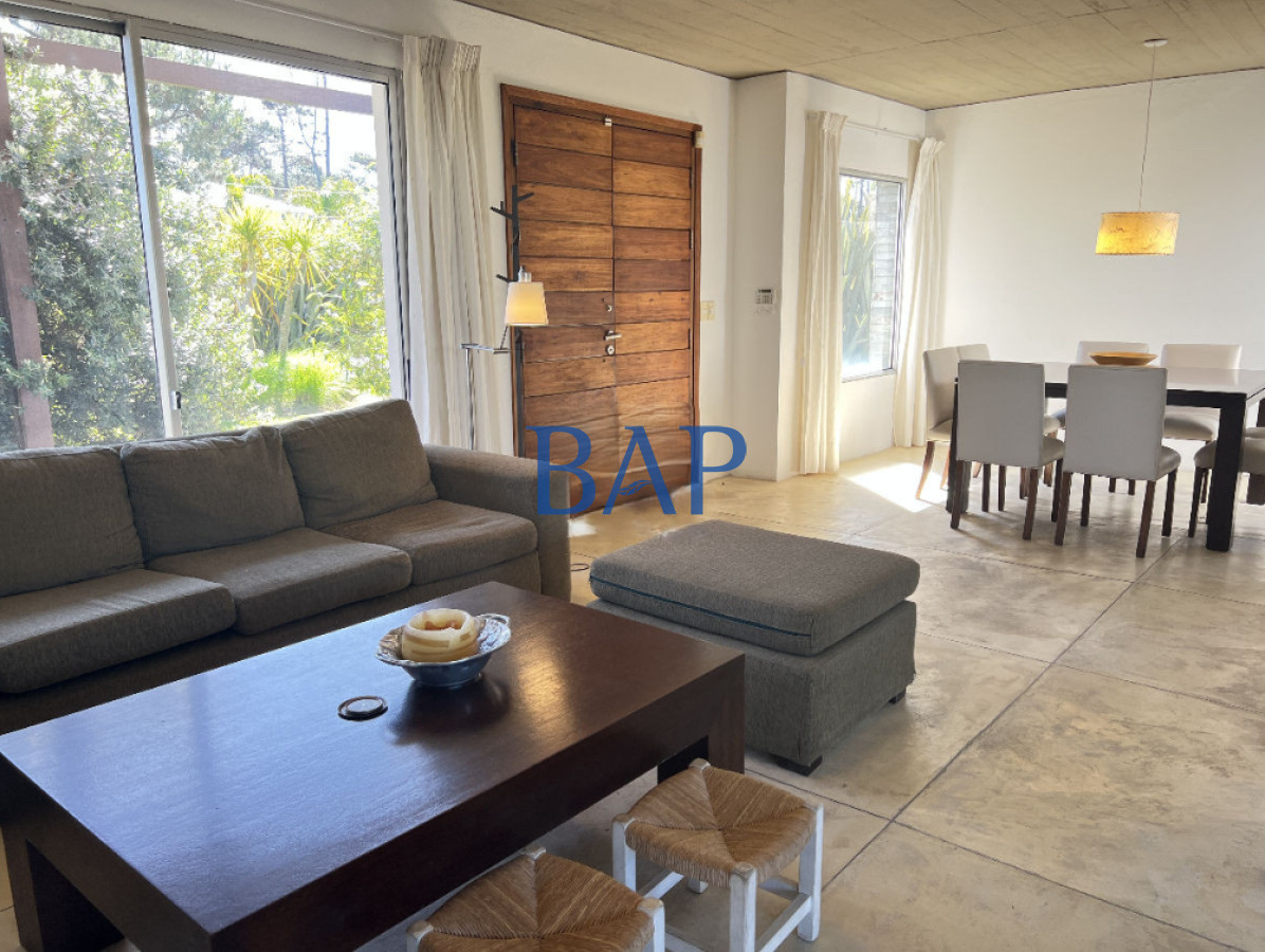 Casa ID.132 - Casa en Montoya 3 dorm + Dep. Serv.