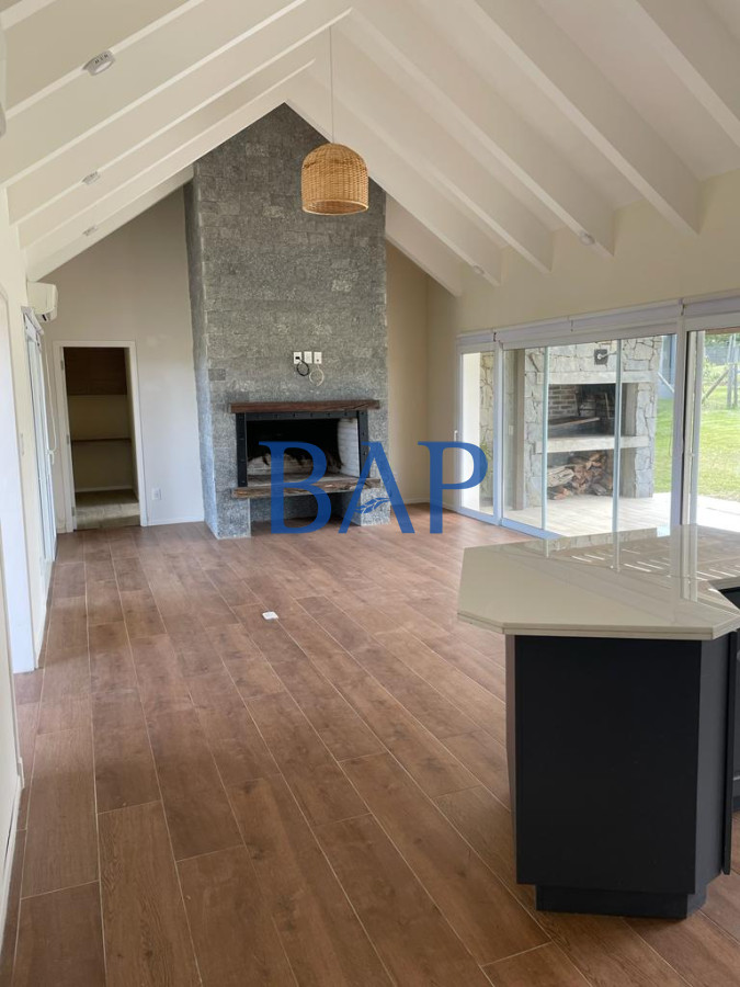 Casa ID.130 - Venta o alquiler - 3 dorm. - Mirador de la Tahona