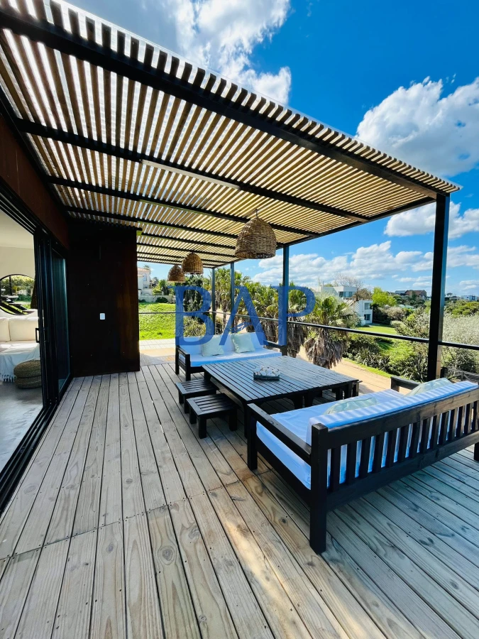 Casa ID.37 - Casa en Altos de Punta Piedras - 4 dorm.