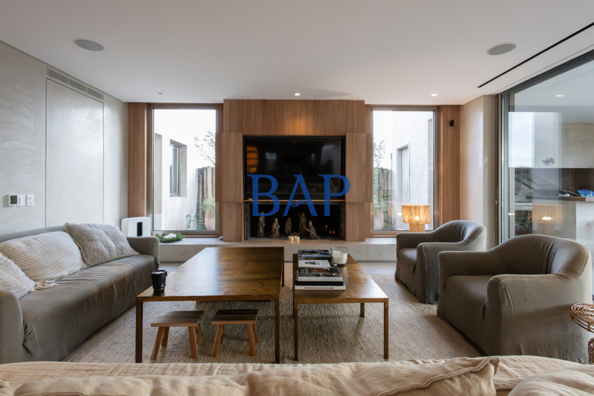 Casa ID.176 -  Venta - Alquiler - 4 dorm. - Los Olivos