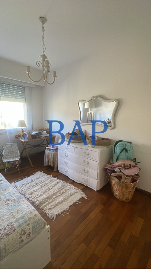 Casa ID.151 - Venta - 4 dorm. - San Nicolas