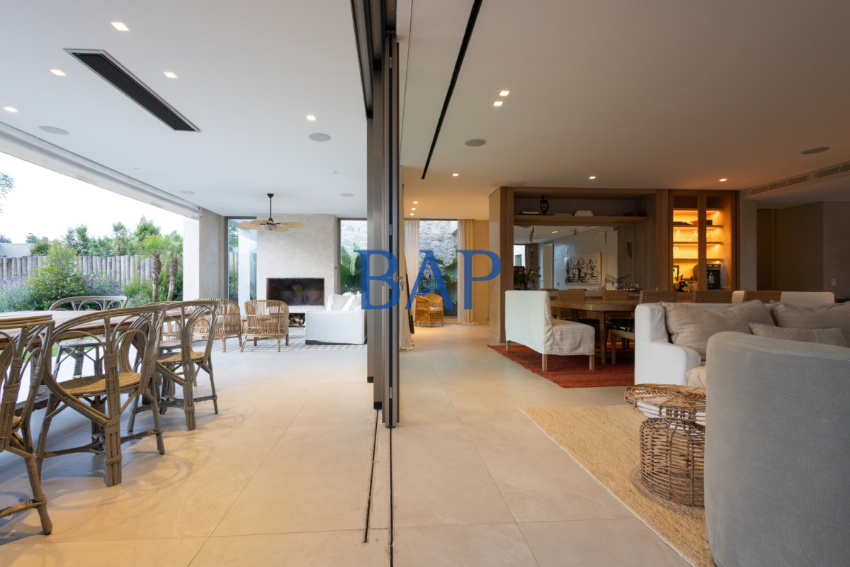 Casa ID.176 -  Venta - Alquiler - 4 dorm. - Los Olivos