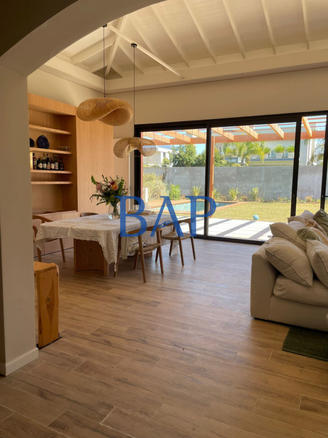 Casa ID.173 - Alquiler - 3 dormitorios - Los Olivos