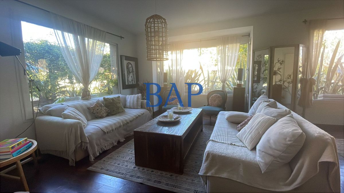 Casa ID.151 - Venta - 4 dorm. - San Nicolas