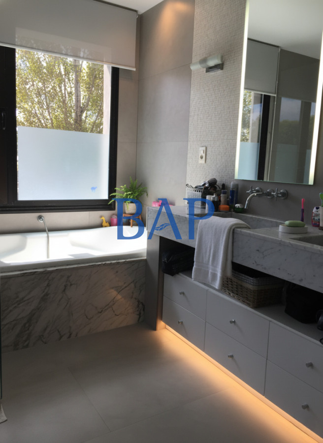 Casa ID.9 - Casa En Barrio San Nicolas