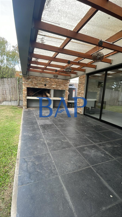 Casa ID.147 - Alquiler - 3 dor. - San Nicolas