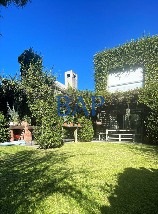 Casa ID.151 - Venta - 4 dorm. - San Nicolas