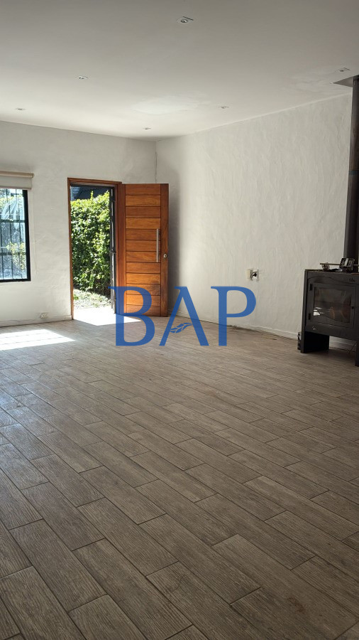 Casa ID.169 - Alquiler - 3 dormitorios - Parque Miramar