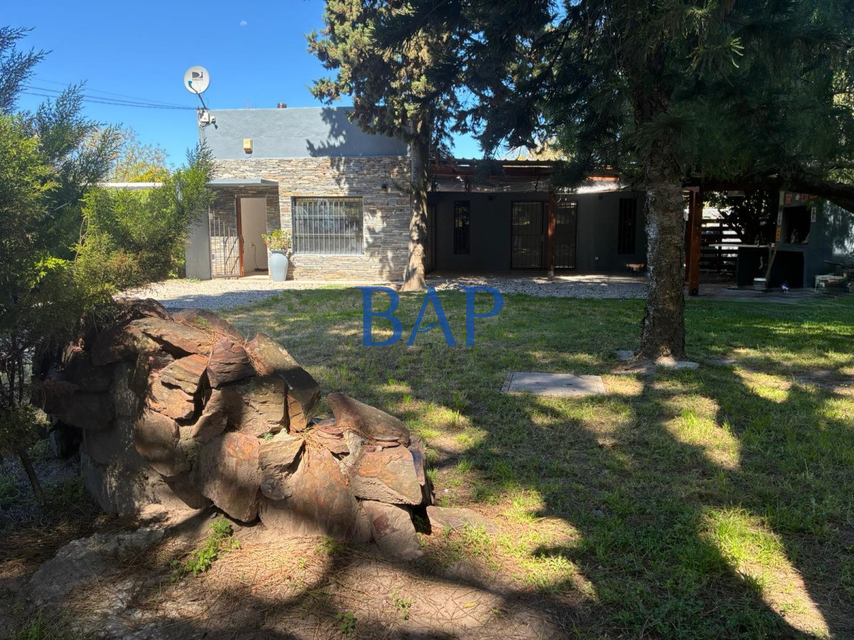 Casa ID.169 - Alquiler - 3 dormitorios - Parque Miramar