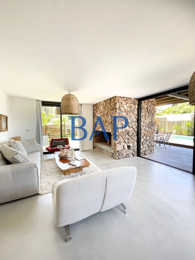 Casa ID.36 - Espectacular Casa En Punta Piedras