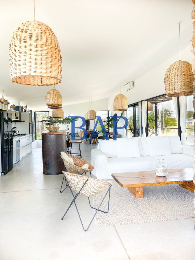 Casa ID.36 - Espectacular Casa En Punta Piedras