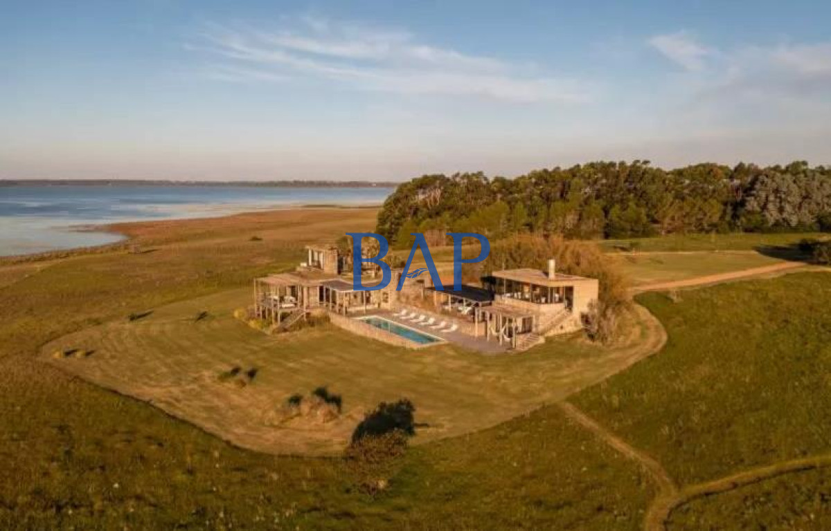 Chacra ID.66 - Venta - 5 dorm. - Laguna Garzon 