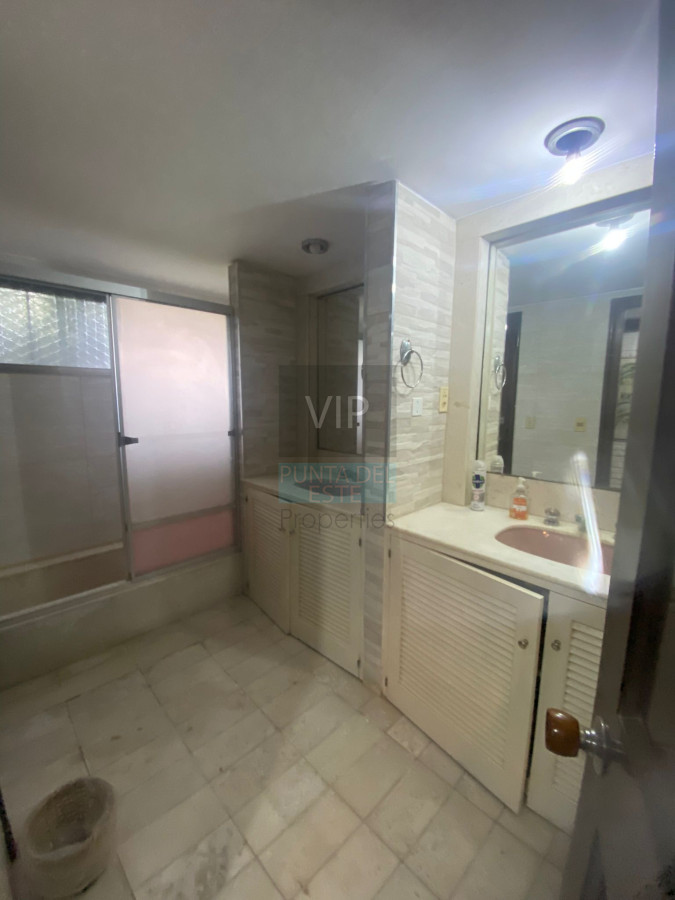 Casa ID.2374 - ALQUILER EN MANSA 4 SUITES PILETA CLIMATIZADA