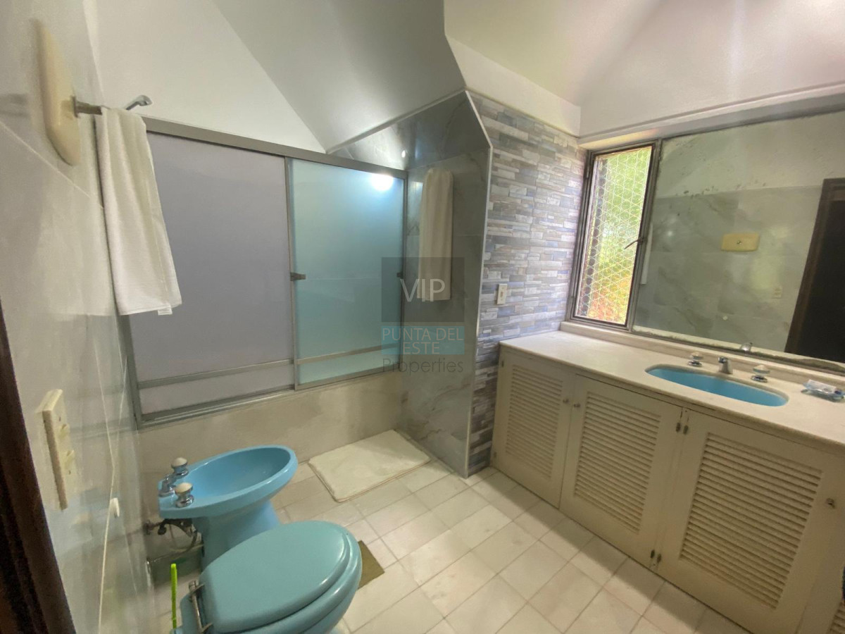 Casa ID.2374 - ALQUILER EN MANSA 4 SUITES PILETA CLIMATIZADA