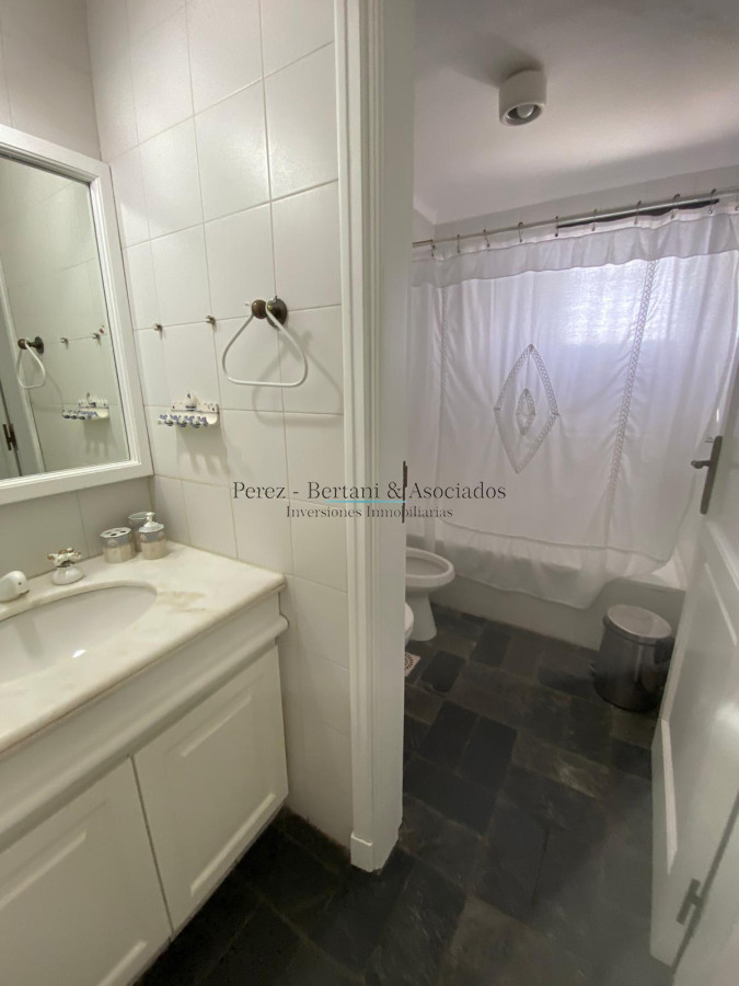 Apartamento ID.1014 -  RINCON DEL INDIO, PRIMERA LINEA CON PARRILLERO