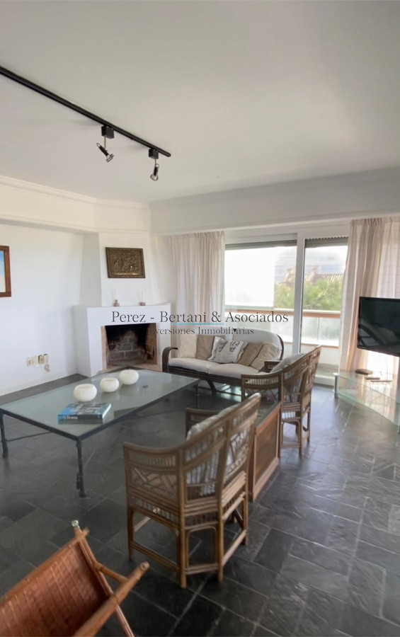 Apartamento ID.1014 -  RINCON DEL INDIO, PRIMERA LINEA CON PARRILLERO