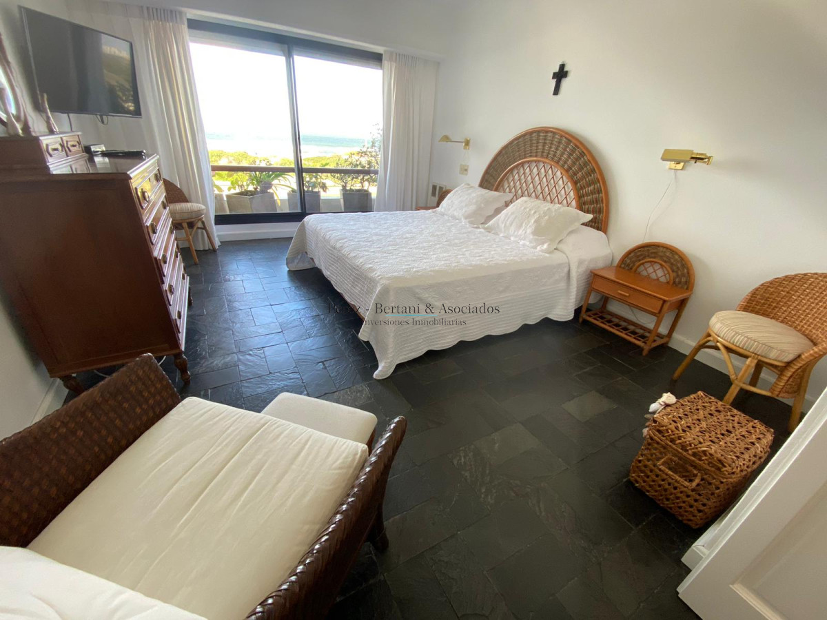 Apartamento ID.1014 -  RINCON DEL INDIO, PRIMERA LINEA CON PARRILLERO