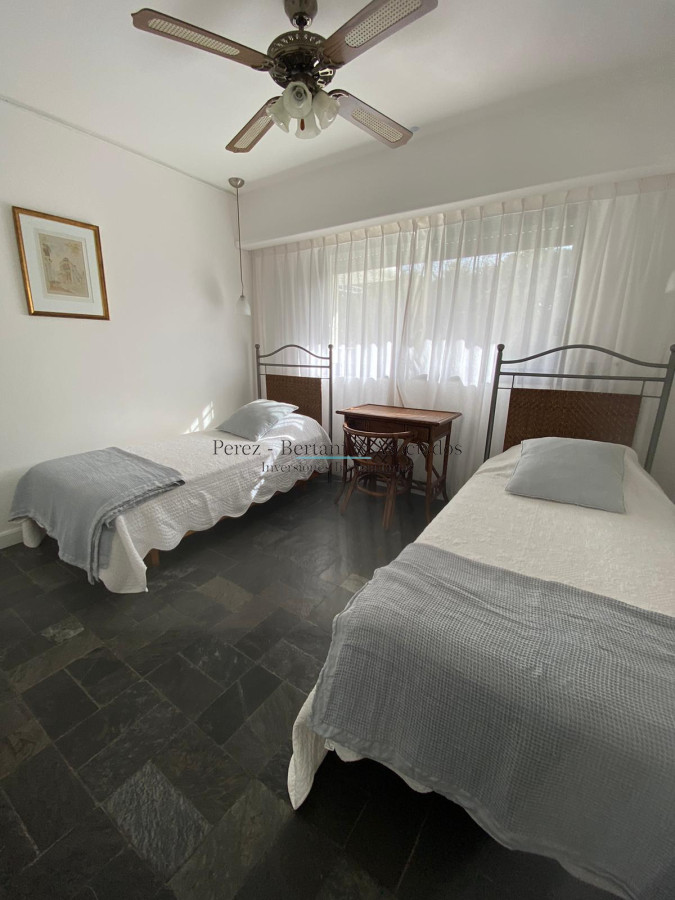 Apartamento ID.1014 -  RINCON DEL INDIO, PRIMERA LINEA CON PARRILLERO