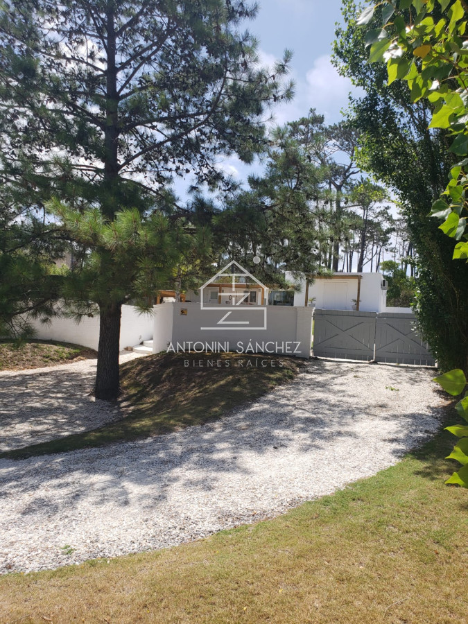 Casa ID.1309 - Casa de 3 dormitorios en venta, Montoya