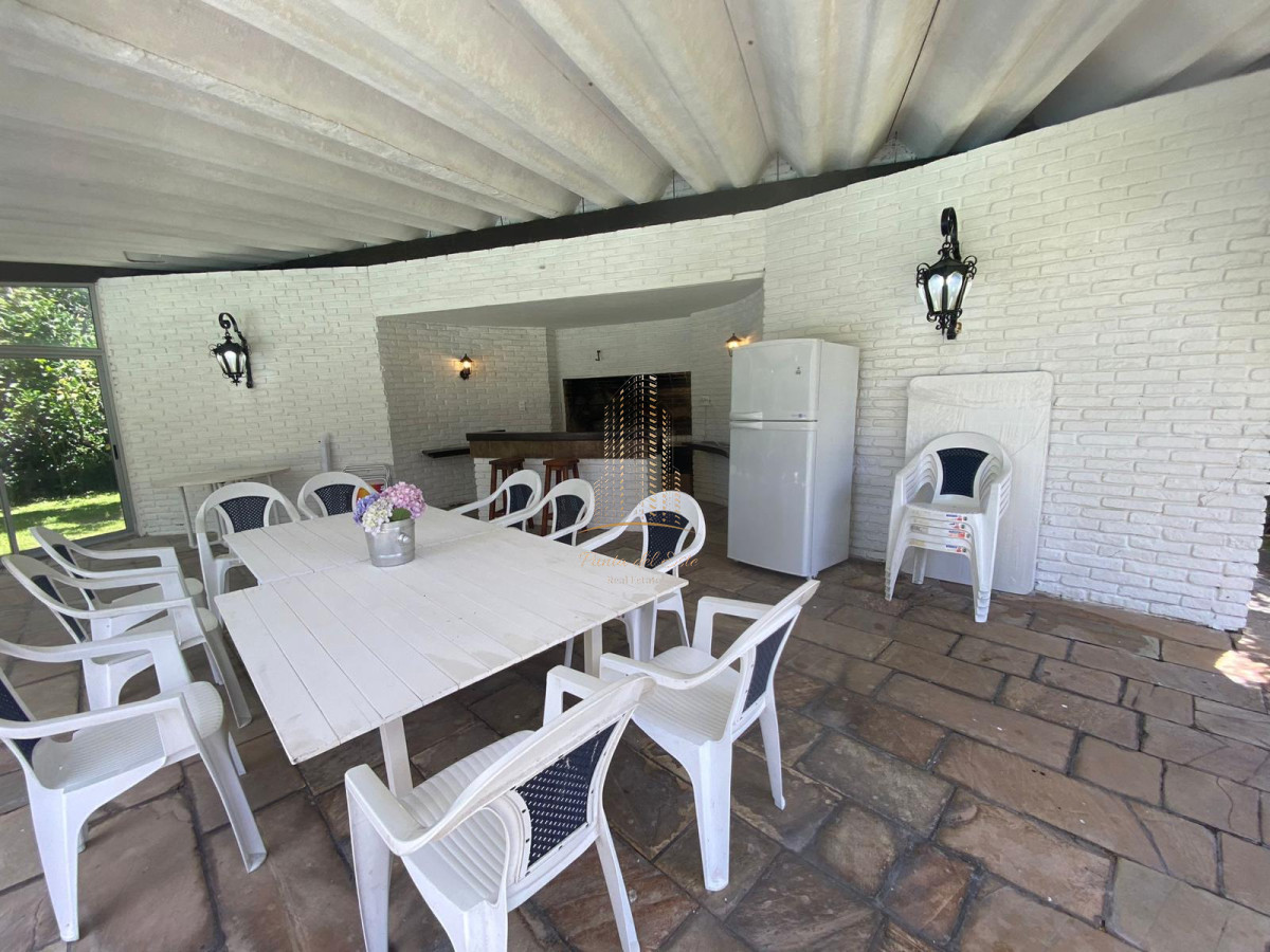 Casa ID.618 - CASA EN ALQUILER TEMPORAL Y VENTA EN MANSA , PUNTA DEL ESTE 4 SUITES PILETA CLIMATIZADA