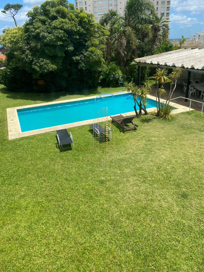 Casa ID.618 - CASA EN ALQUILER TEMPORAL Y VENTA EN MANSA , PUNTA DEL ESTE 4 SUITES PILETA CLIMATIZADA