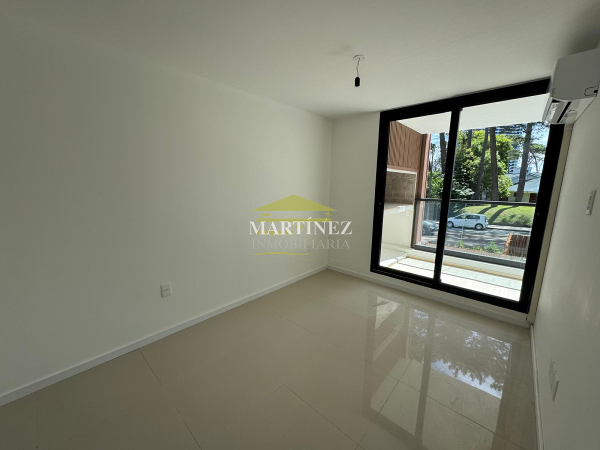 Apartamento ID.121 - VENTA A ESTRENAR, 2 DORM, PARRILLERO MANSA PUNTA DEL ESTE