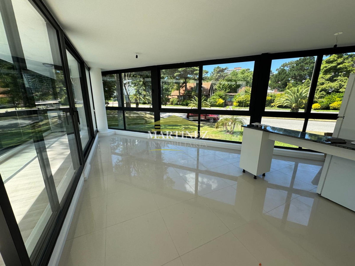 Apartamento ID.121 - VENTA A ESTRENAR, 2 DORM, PARRILLERO MANSA PUNTA DEL ESTE
