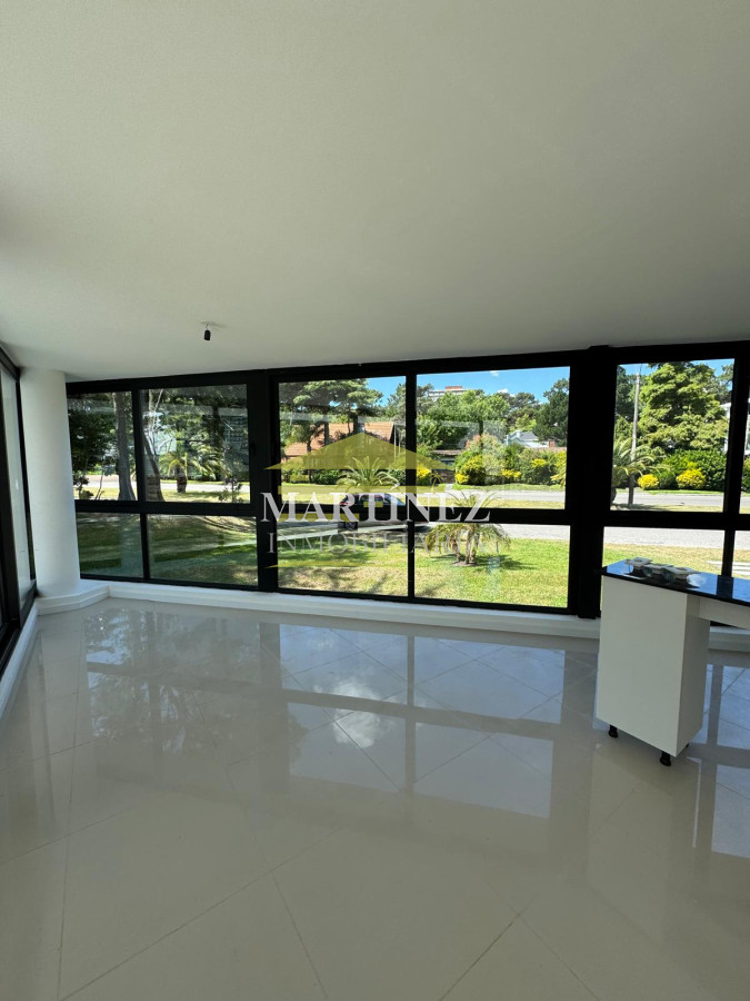 Apartamento ID.121 - VENTA A ESTRENAR, 2 DORM, PARRILLERO MANSA PUNTA DEL ESTE