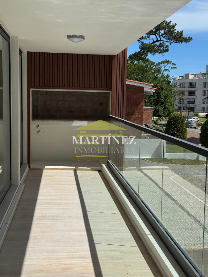 Apartamento ID.121 - VENTA A ESTRENAR, 2 DORM, PARRILLERO MANSA PUNTA DEL ESTE