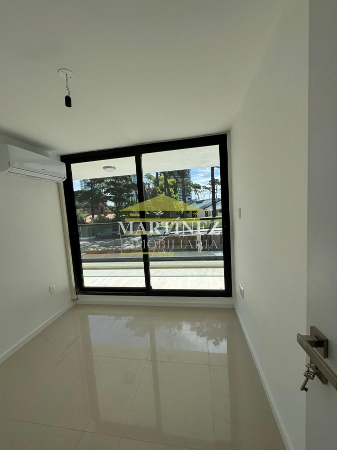 Apartamento ID.121 - VENTA A ESTRENAR, 2 DORM, PARRILLERO MANSA PUNTA DEL ESTE
