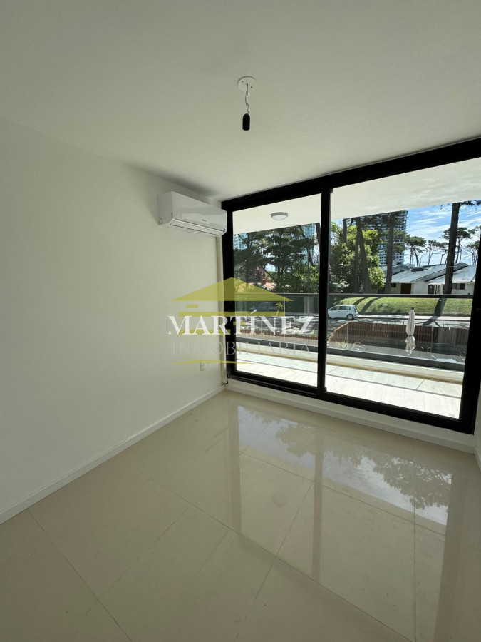 Apartamento ID.121 - VENTA A ESTRENAR, 2 DORM, PARRILLERO MANSA PUNTA DEL ESTE
