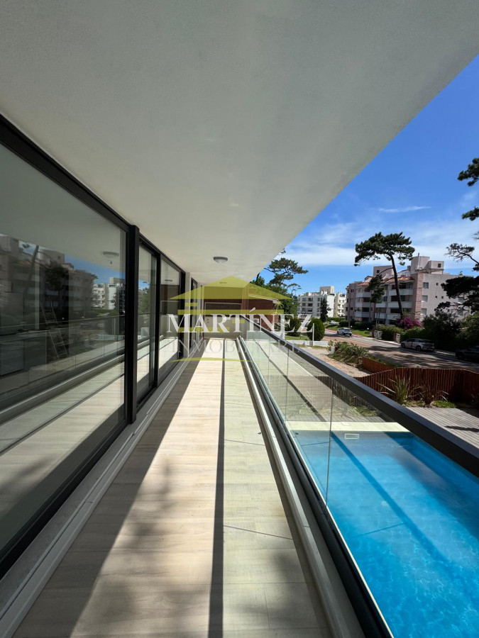 Apartamento ID.121 - VENTA A ESTRENAR, 2 DORM, PARRILLERO MANSA PUNTA DEL ESTE