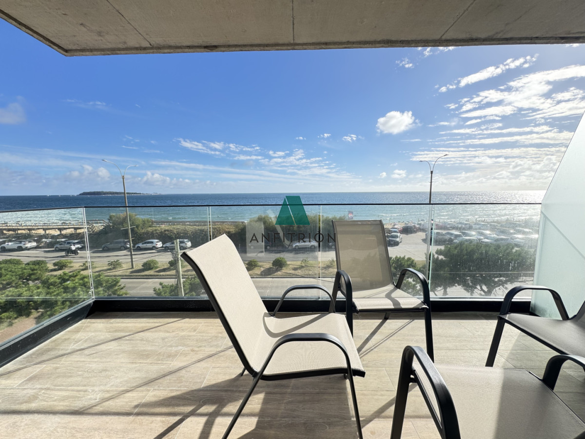 Apartamento ID.136 -  Tu Refugio Frente al Mar en Punta del Este