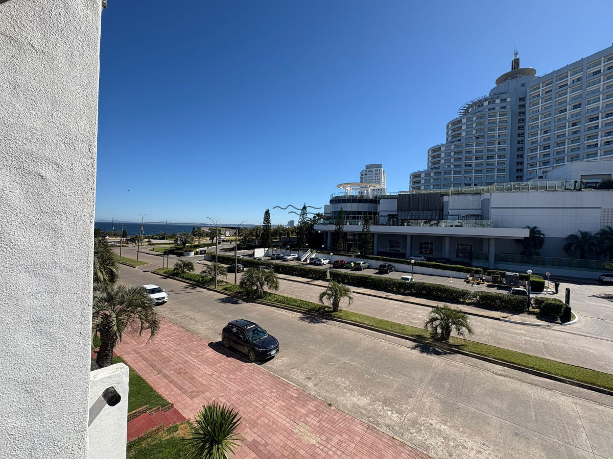 Apartamento ID.175 - Apartamento de 3 dormitorios en Pine Beach a 1 cuadra de la playa y vista lateral al mar