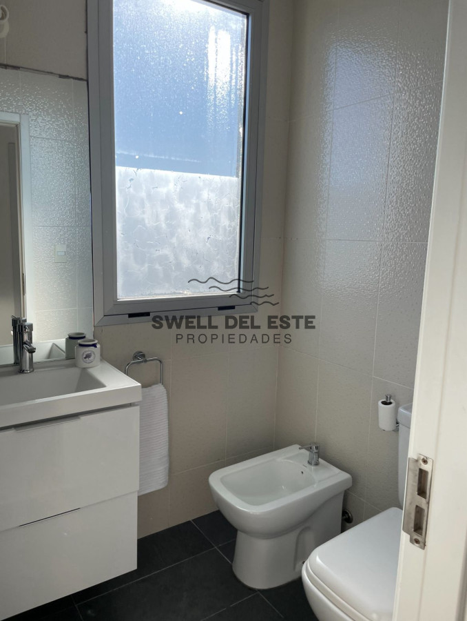 Apartamento ID.142 - Dúplex en Maldonado centro con vista al mar 3 dormitorios